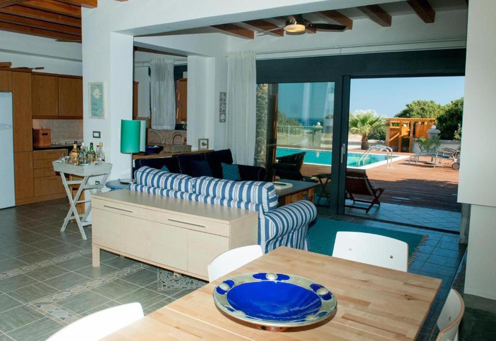 Fenia Villa